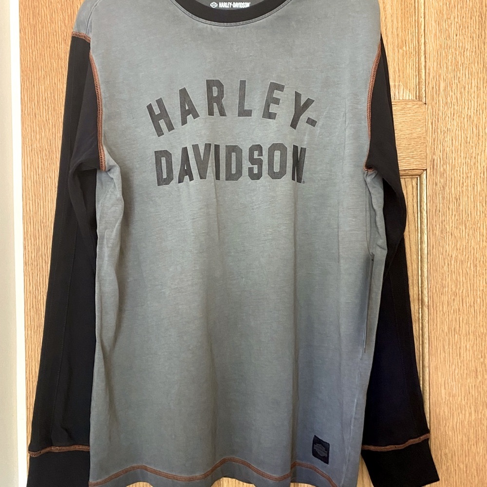 Men’s Harley Davidson pull over long sleeve shirt size medium